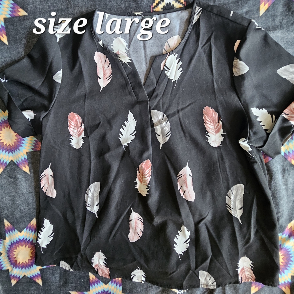 SHEIN Black Feather Print Top